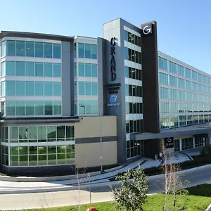 The Grand Airport By Lakeview Vinnipeg